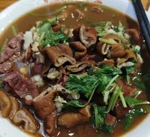 Braised Pork and Steamed Bun