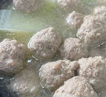 Braised Meatballs in Clay Pot
