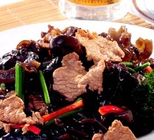 Wood Ear Mushroom Stir-Fry with Pork over Rice