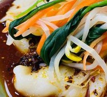 Traditional Hot Rice Noodles