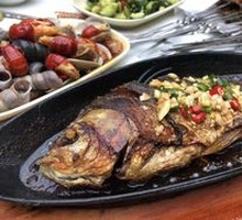 Sautéed Crucian Carp on Iron Plate