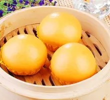 Juicy Yolk Bun