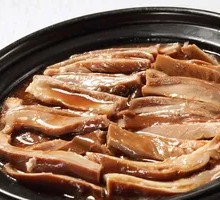 Braised Pork Intestines in Clay Pot