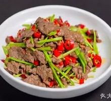 Stir-Fried Beef with Yellow Onion