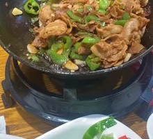 Stir-fried Pork with Long Green Chili Rice
