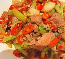 Stir-Fried Beef with Yellow Onion
