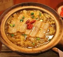 Sour Cabbage Stewed Pork Belly in Clay Pot