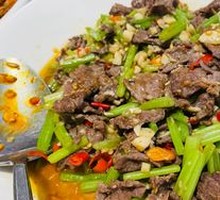Stir-Fried Beef with Yellow Onion