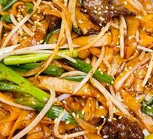 Dry-Fried Beef Rice Noodles