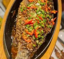 Sautéed Crucian Carp on Iron Plate
