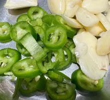 Garlic Slices for Grilled Meat