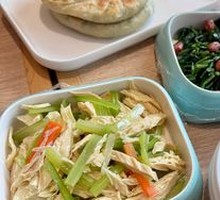 Celery with Yellow Skin Tofu Shreds