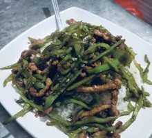 Bell Pepper and Pork Stir-Fry Rice Bowl