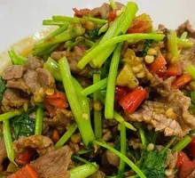 Stir-Fried Yellow Beef Noodles