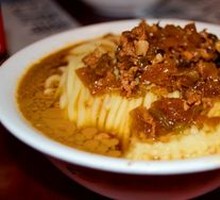 Spicy minced pork dan dan noodles