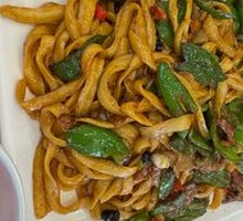Stir-Fried Pork with Chili and Noodles