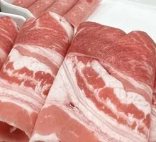 Hand-Cut Fresh Lamb Shoulder with Slight Fat