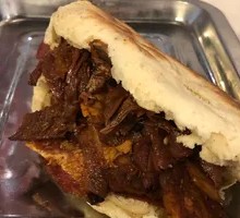 Braised Pork in Fire-Baked Bun