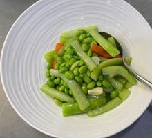 Loofah and Edamame Stir-Fry