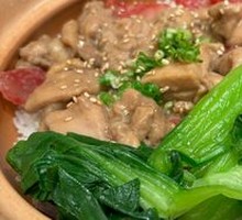 Crispy腊肠 & Chicken Claypot Rice