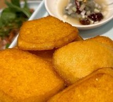 Fried Steamed Bread with Stinky Tofu