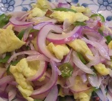 Scrambled Eggs with Onion