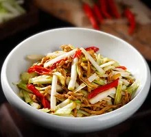 Stir-fried Pork Shreds with Garlic Shoots