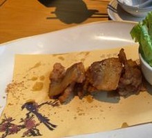 Garlic Pork Belly with Lettuce