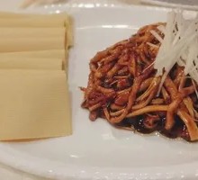Beijing-style Shredded Pork in Soy Sauce