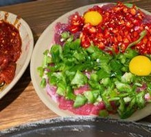 Sliced Beef with Green and Red Peppers
