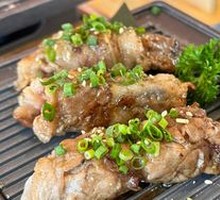 Black Pepper Beef and Foie Gras Roll