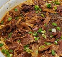 Big Table Braised Beef Noodles
