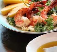 Shrimp, Grapefruit, and Mango Salad with Herb Vinaigrette