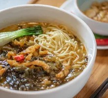Snow Cabbage and Pork Noodles