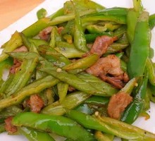 Green Pepper Stir-fried Pork Head Meat