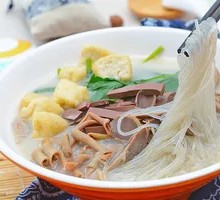 Duck Intestine and Rice Noodle Soup