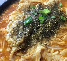 Sour Soup Chicken Noodles
