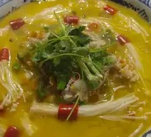 Sour Soup Beef Stew with Golden Needle Mushrooms