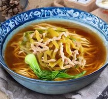 Pickled Vegetable and Pork Noodles