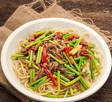 Garlic Shoot Beef Noodles