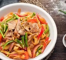 Braised Beef Stir-Fried Knife-Sliced Noodles