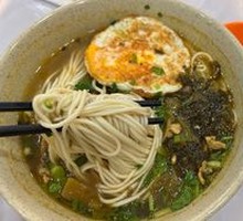Sour Cabbage and Pork Noodles