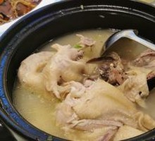 Fresh Matsutake Mushroom and Free-range Chicken Soup (Cup)
