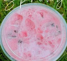 Ice-Shaken Raspberry Blackcurrant