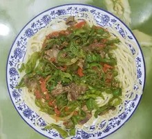 Beef with Green Pepper Noodles