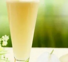 Freshly Squeezed Pear Juice