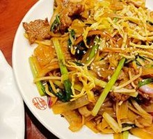Hong Kong-style Dry-Fried Beef Chow Mein
