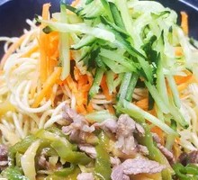 Green Pepper Shredded Pork Noodles