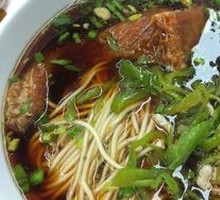 Small Ribs Noodles with Tofu Chicken