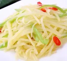 Sliced Potatoes with Green Pepper